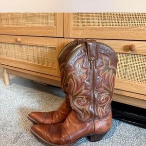 Women's Brown Embroidered Western Heeled Boots